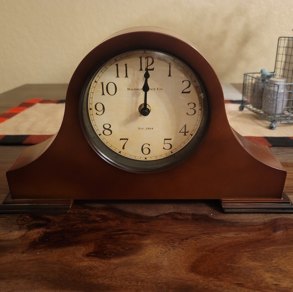 Mantal clock
